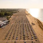 Great Flat Close To The Sea Апартаменты