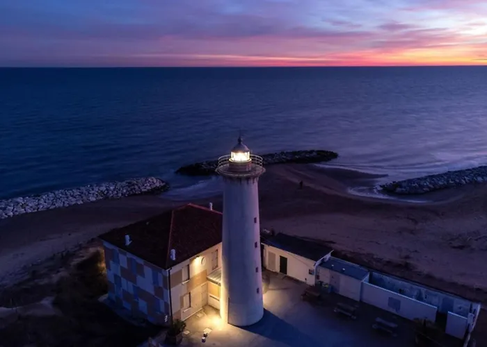 Great Flat Close To The Sea *